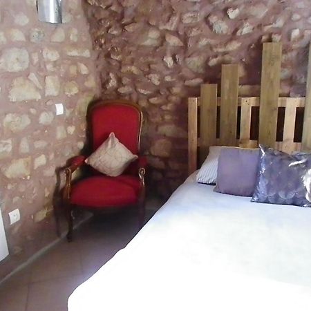 Le Donjon De La Reine Margot Bed & Breakfast Beaumont  Exterior foto